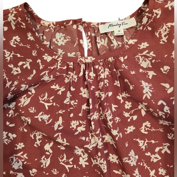 Floral Print Blouse NWOT  Size M - Picture 2 of 6